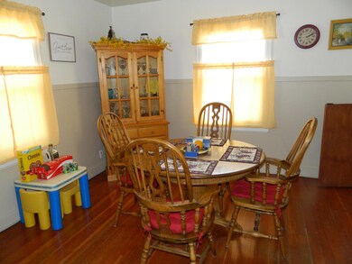 2030 White Ave, Klamath Falls, OR 97601 - photo 4