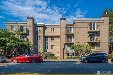 4831 Fauntleroy Way SW unit 401, Seattle, WA 98116 - photo 2