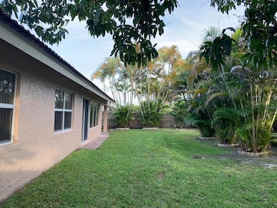 9208 Edgemont Ln, Boca Raton, FL 33434 - photo 5