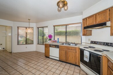 Kitchen & Breakfast Nook