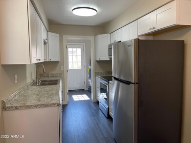 2859 E Capri Cir unit 4, Mesa, AZ 85204 - photo 6