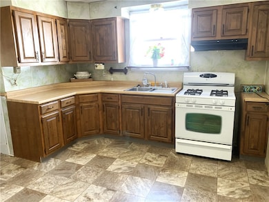 514 E Freemont St, Tower Hill, IL 62571 - photo 4