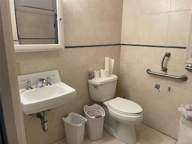 220-46 93rd Rd, Jamaica, NY 11428 - photo 6