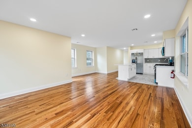 373 Chadwick Ave, Newark, NJ 07112 - photo 3