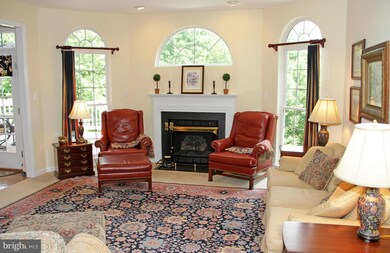 8159 Cancun Ct, Gainesville, VA 20155 - photo 7