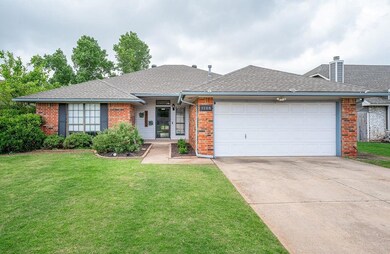 1108 NE 25th St, Moore, OK 73160 - photo 2