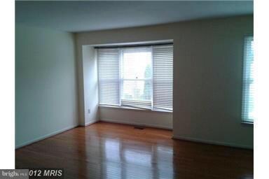 16872 Winston Ln, Woodbridge, VA 22191 - photo 4