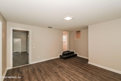 005-photo-bonus-room-8260592