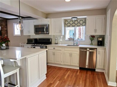 Perfect workspace for the cook of the house!  All 