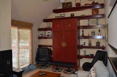 800 East St October Mt Condo 090