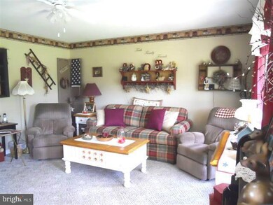 17457 Cindy Ln, Hagerstown, MD 21740 - photo 4