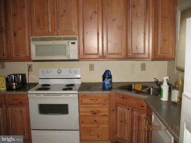 9433 Bethany Place, Montgomery Village, MD 20886 - photo 5