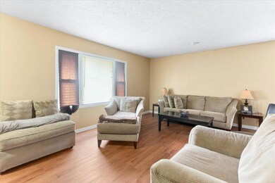 4514 Errington Rd, Columbus, OH 43227 - photo 4