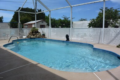Screened & Private Swimming Pool