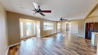 705 Glenview Dr, Albert Lea, MN 56007 - photo 3