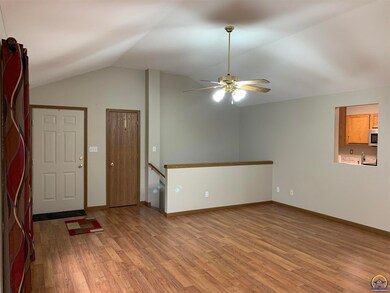2310 SW Ancaster Rd, Topeka, KS 66614 - photo 6