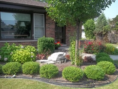 452 E Allison St, Elmhurst, IL 60126 - photo 2