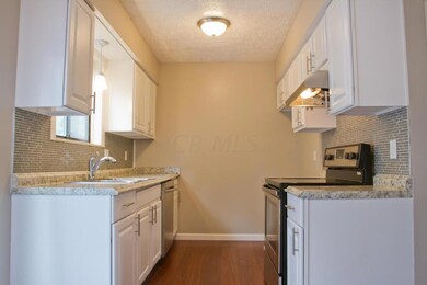 3047 Highcliff Ct-6