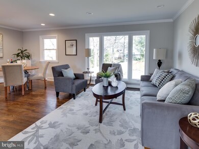 905 Lauren Ln SE, Vienna, VA 22180 - photo 2