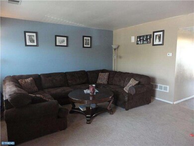 427 Colonial Dr, East Greenville, PA 18041 - photo 3