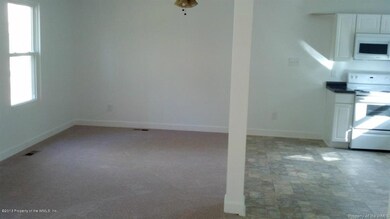 Living Rm/Dining Area