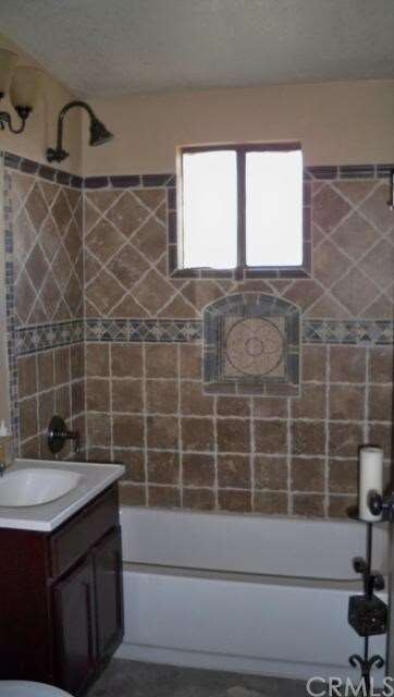 Italian Tiled Tub Surround