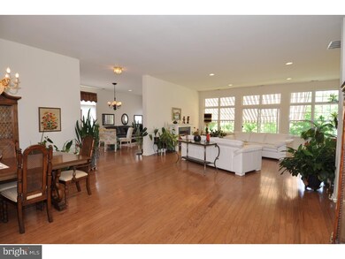 19 Ellington Dr, Columbus, NJ 08022 - photo 2