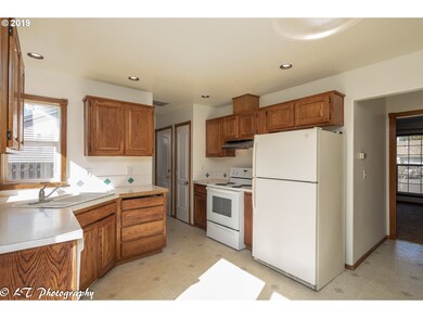 1357 SE 10th Ave, Canby, OR 97013 - photo 6