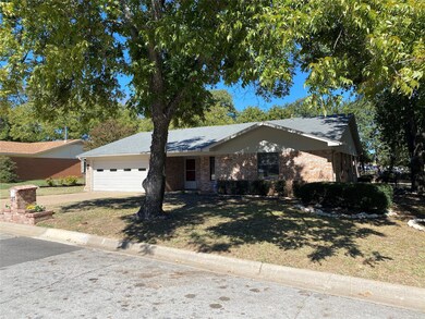 815 Hilltop Dr, Weatherford, TX 76086 - photo 2