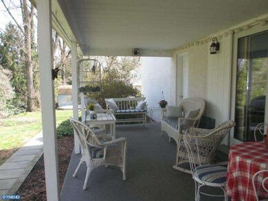 202 Hempstead Ln, Wallingford, PA 19086 - photo 3