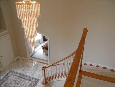 Entry/Foyer.