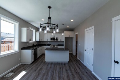 1233 S 10th St, Independence, OR 97351 - photo 6