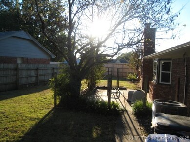 1001 W Vandever Blvd, Broken Arrow, OK 74012 - photo 5