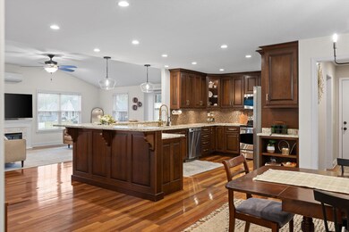 7857 Parkshore Cir, Hixson, TN 37343 - photo 3