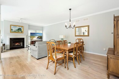07-Dining and Living with TV SCREEN OPTI