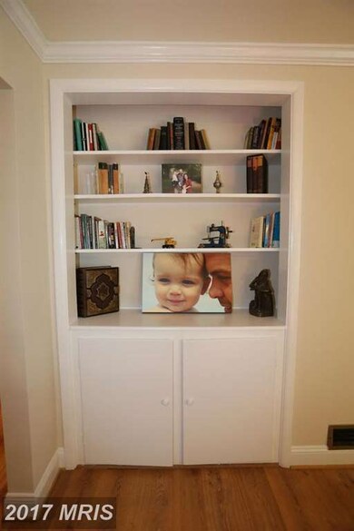 121 Kingsley Rd SW, Vienna, VA 22180 - photo 5