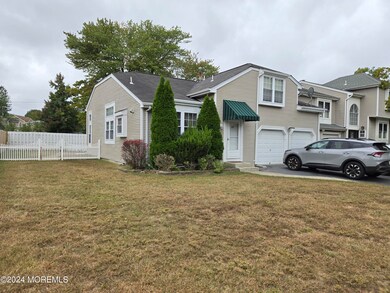 37 Baytree Cir unit 1, North Middletown, NJ 07748 - photo 2