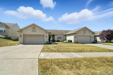 2139 Castle Pines Ct, Hamilton, OH 45013 - photo 2