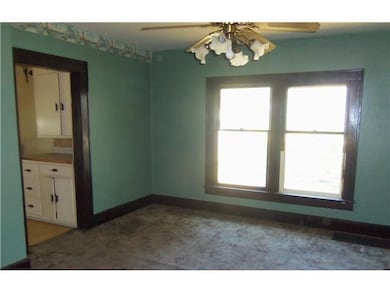 2415 Pearl St, Anderson, IN 46016 - photo 5