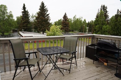 Deck- Perfect For Summer!