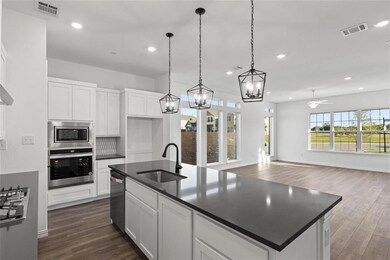 7597 Regal Ln, North Richland Hills, TX 76180 - photo 3