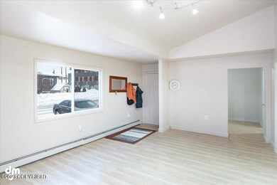 2BR - Entry/Living