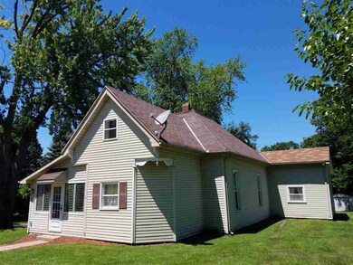 382 W Monroe St, Andrews, IN 46702 - photo 2