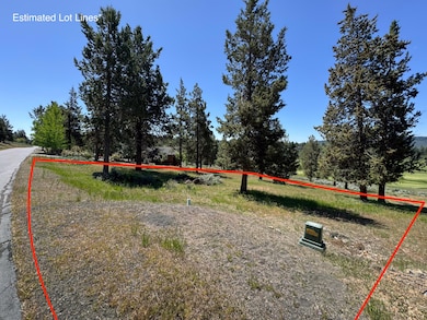 569 Kestrel Rd-02 Estimated Lot Lines