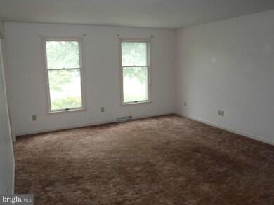 2730 Fillmore Dr, Chambersburg, PA 17201 - photo 5