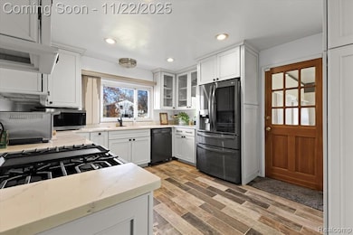 18131 Magnolia Ave, Southfield, MI 48075 - photo 4