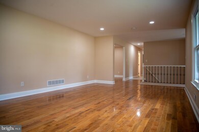 1223 Wine Spring Ln, Towson, MD 21204 - photo 3