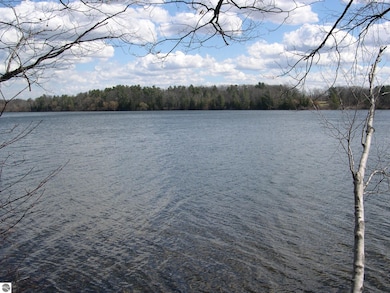 1637 Edgewater Ridge unit 13, Traverse City, MI 49684 - photo 4