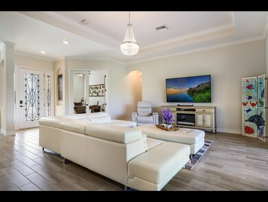 Ideal floor plan for entertaining offering great r