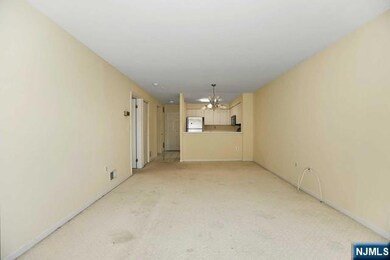 403 Nelson Ct unit 403A, Edgewater, NJ 07020 - photo 5